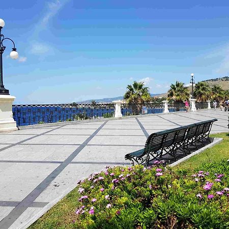 76 Avenue Suites Wi-Fi - Shuttle Reggio Calabria Exterior photo