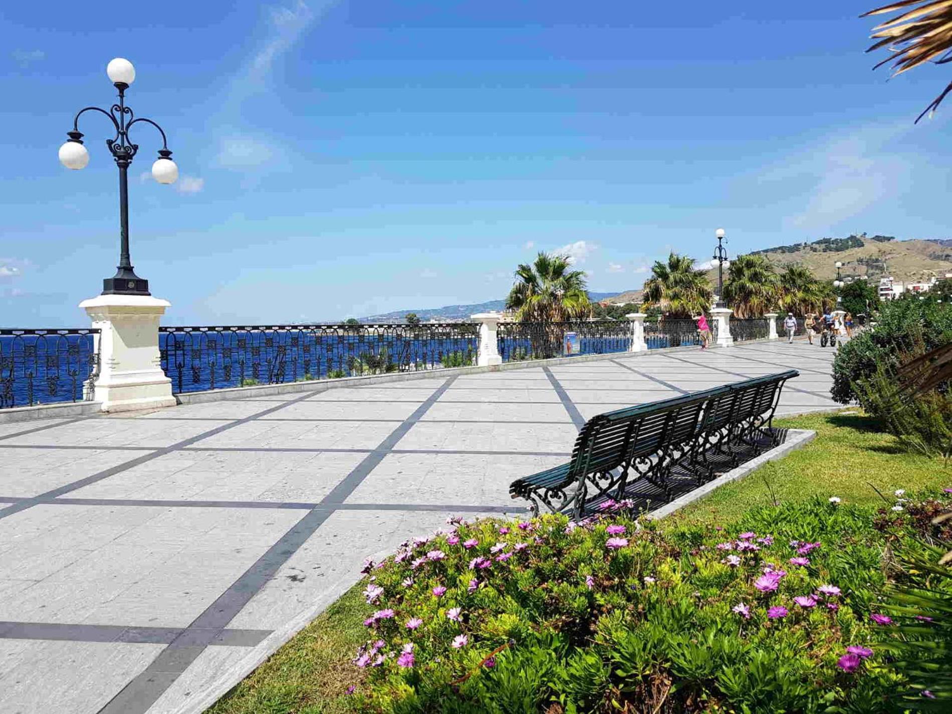 76 Avenue Suites Wi-Fi - Shuttle Reggio Calabria Exterior photo