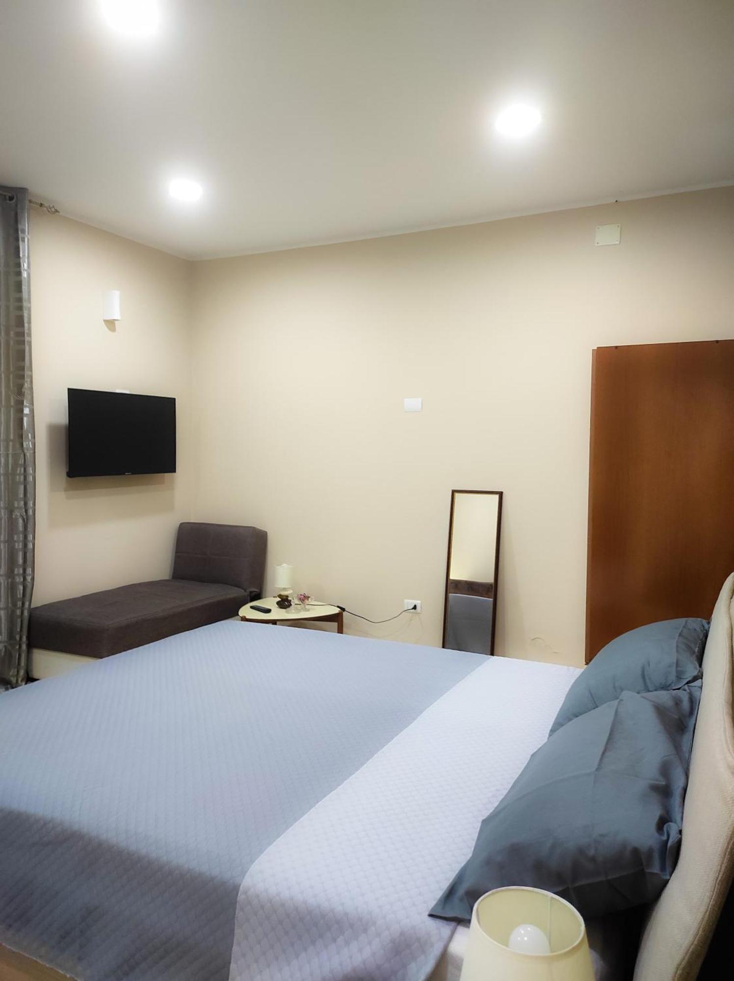 76 Avenue Suites Wi-Fi - Shuttle Reggio Calabria Exterior photo